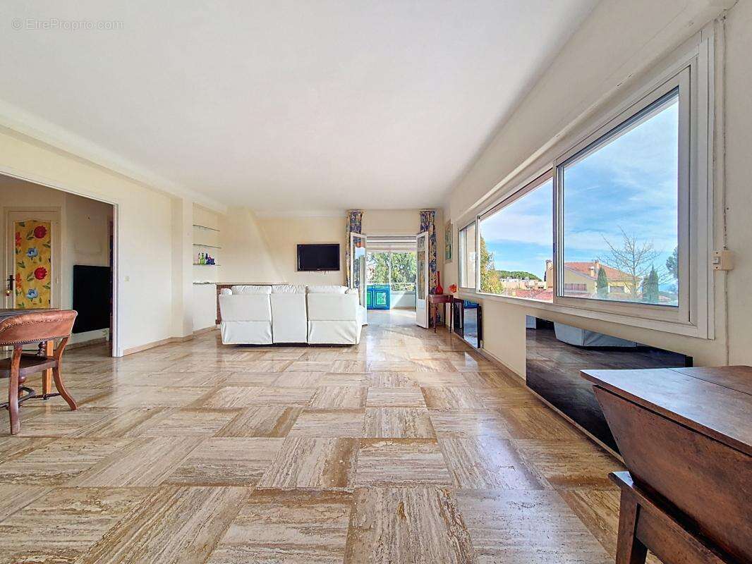 Appartement à VENCE