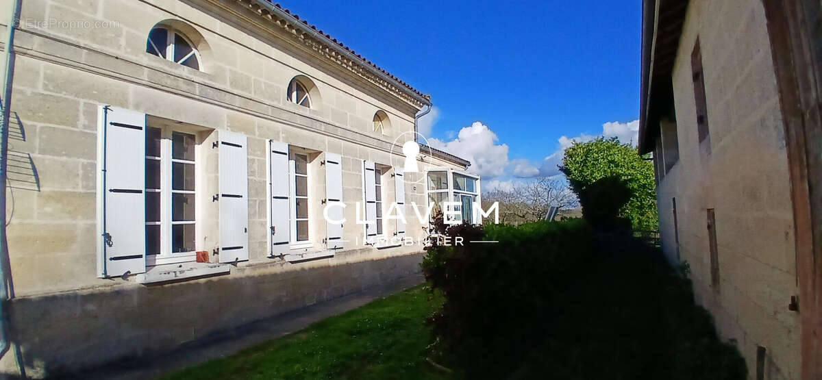 Maison à TAURIAC