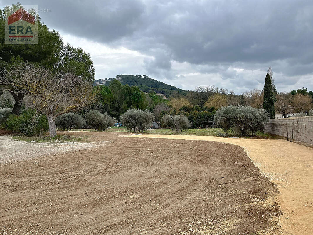 Terrain à VENTABREN