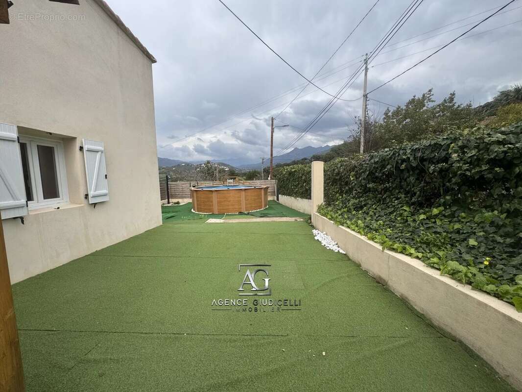 Maison à CUTTOLI-CORTICCHIATO