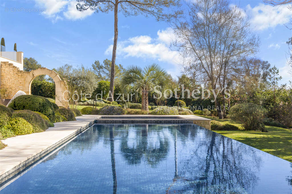 Maison à TOURRETTES