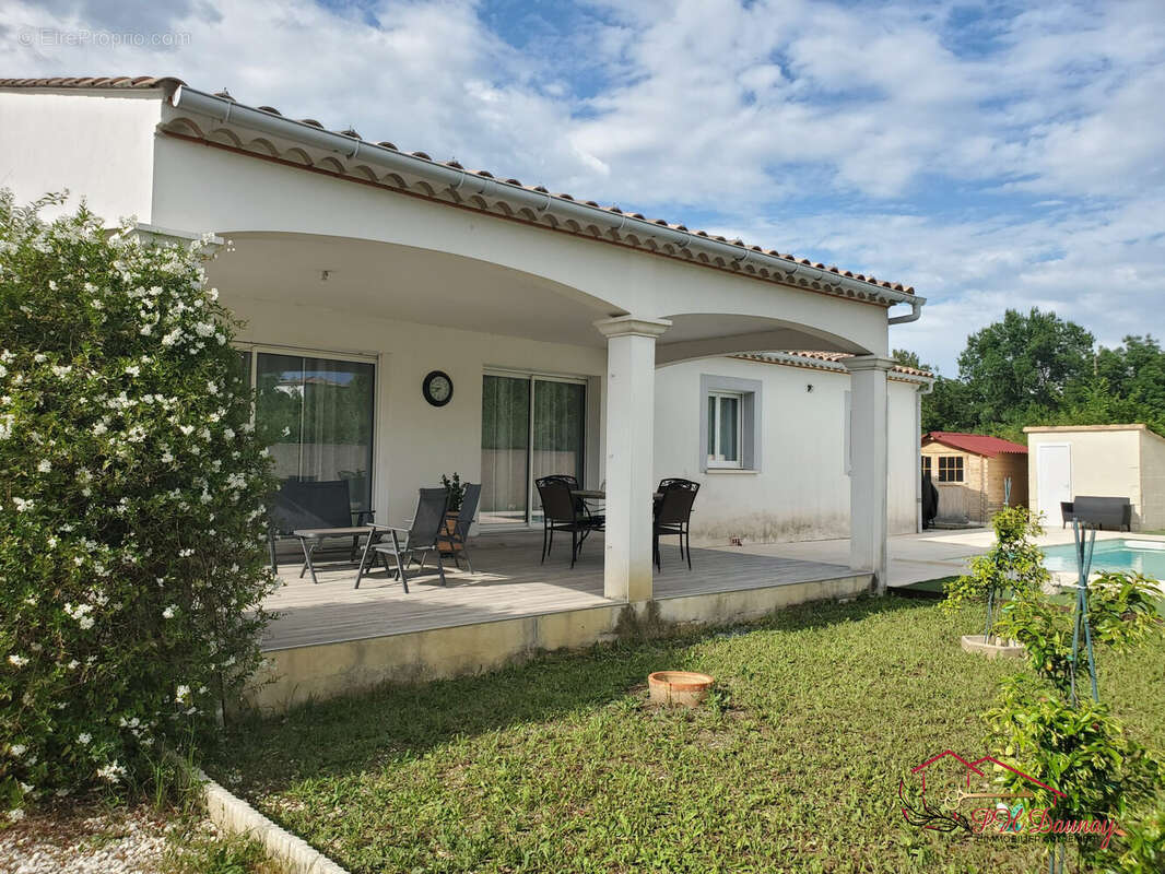 Maison à SAINT-HILAIRE-DE-BRETHMAS