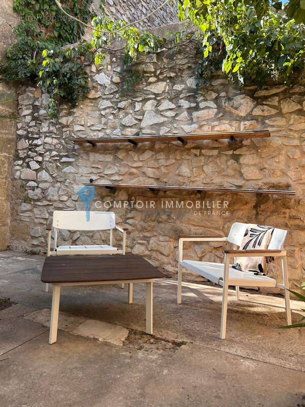 Vergèze 150 m de la gare , en exclusivité Maison de village de 136 m2 hab 5 chambres , piscine - photo 14
