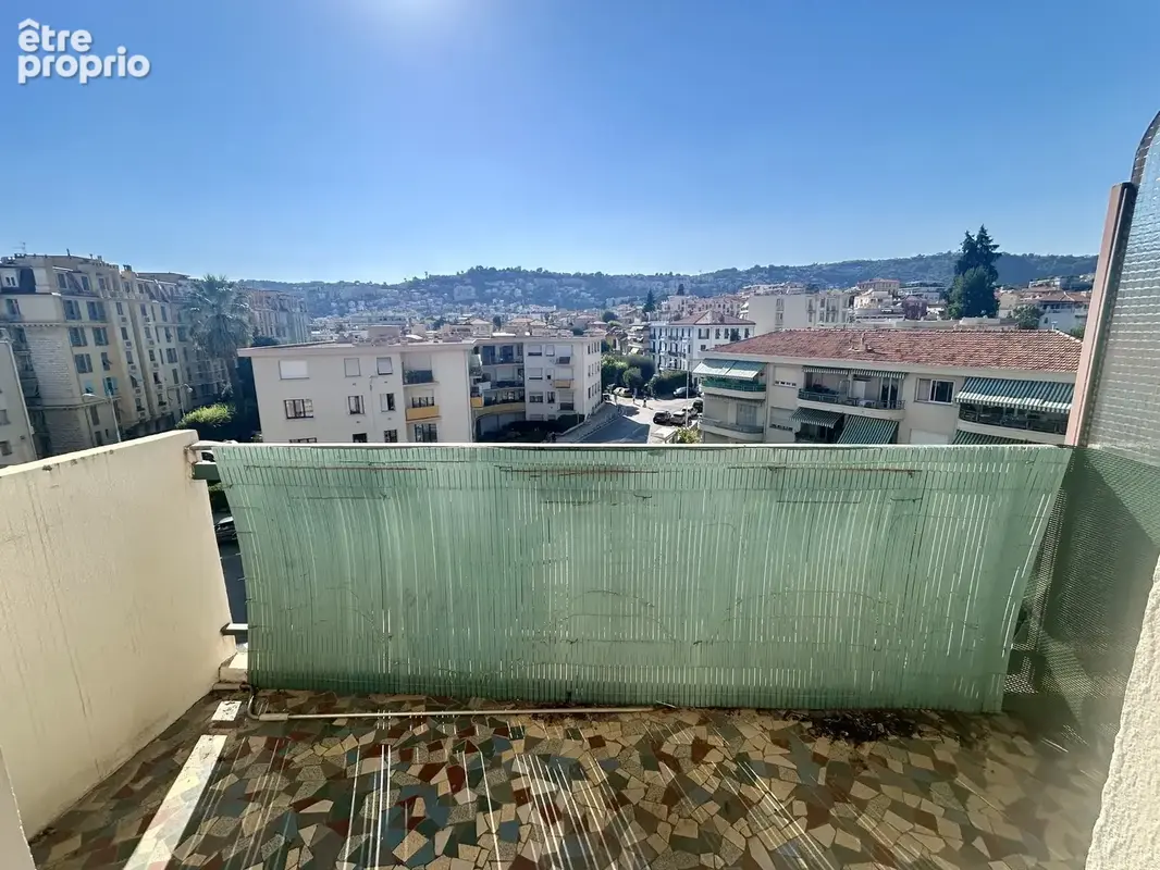 Nice chambrun 3p avant dernier etage - photo 3