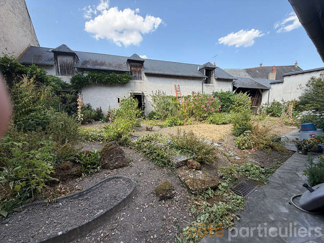 Maison Lignieres 7 pièce(s) 145 m2 avec jardin et dépendances - photo 2