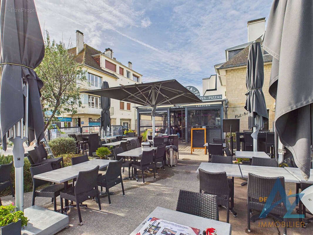 Commerce à MERVILLE-FRANCEVILLE-PLAGE