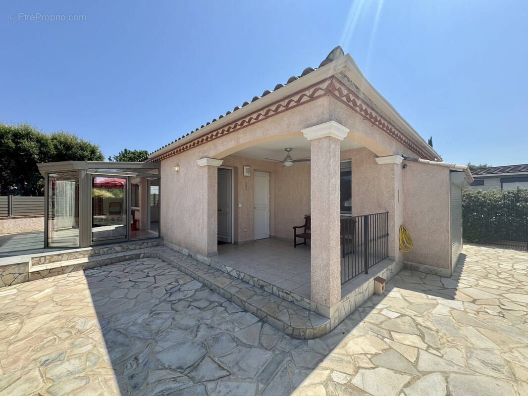 Maison à ROQUEBRUNE-SUR-ARGENS