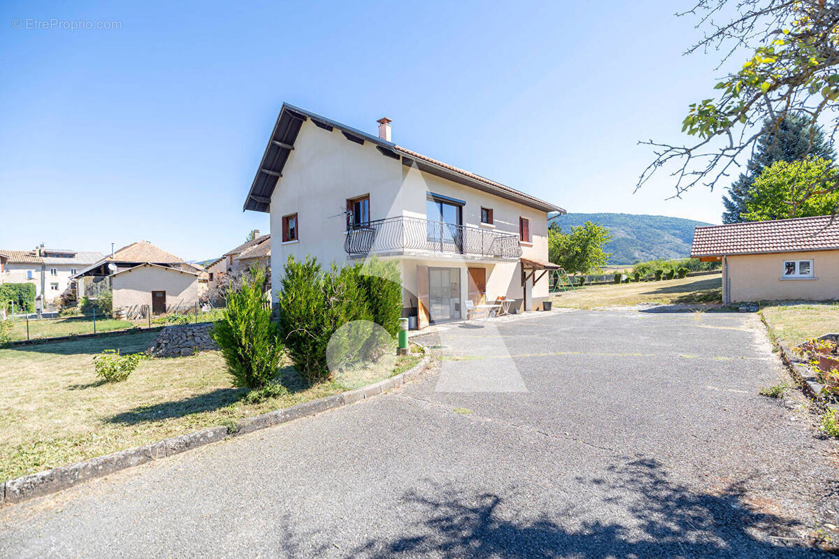 Maison à BELLAFFAIRE