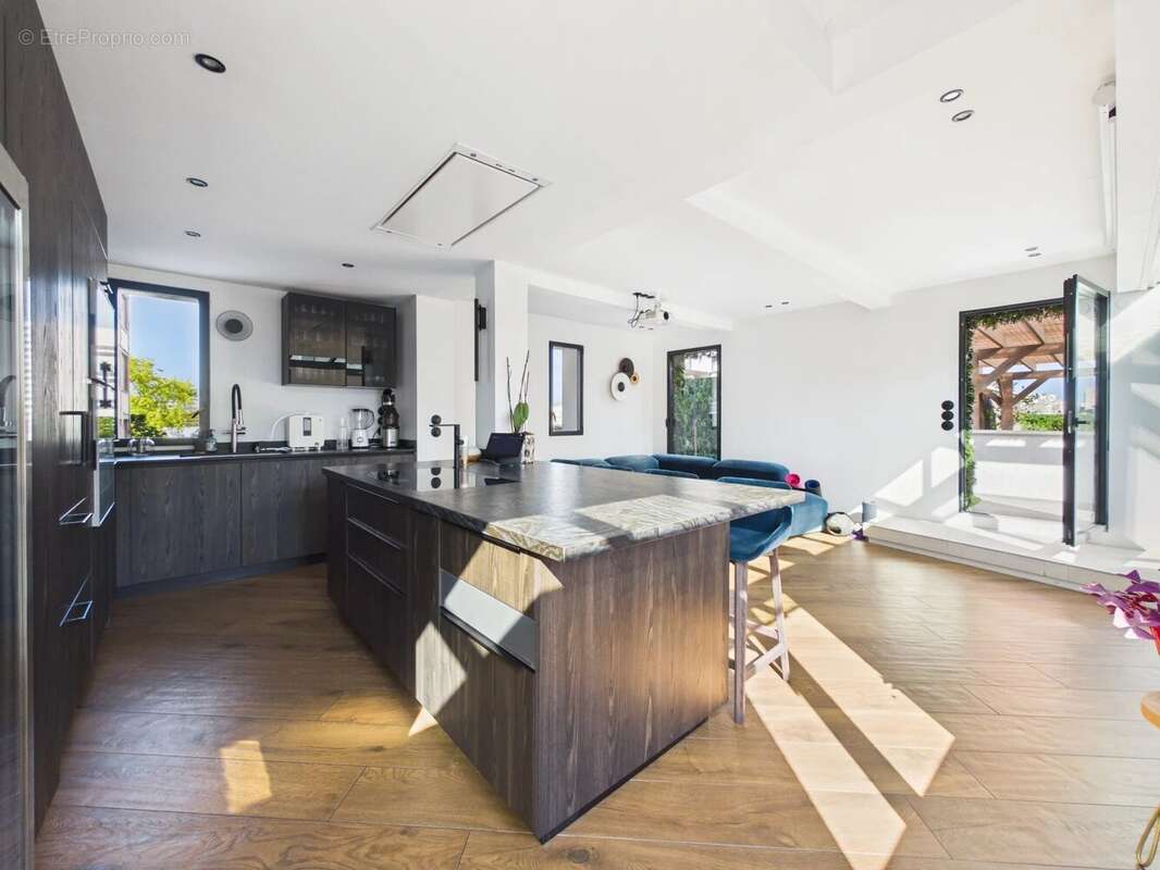 Appartement à PARIS-19E