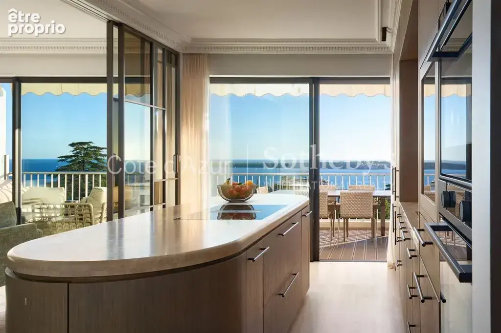 Cannes Californie, appartement 3 pièces rénové avec terrasse et panorama sur la Méditerranée - photo 5