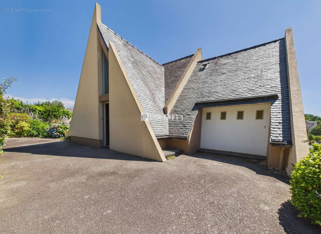 Maison 7 pièce(s) 162m2 -  ELLIANT - photo 18