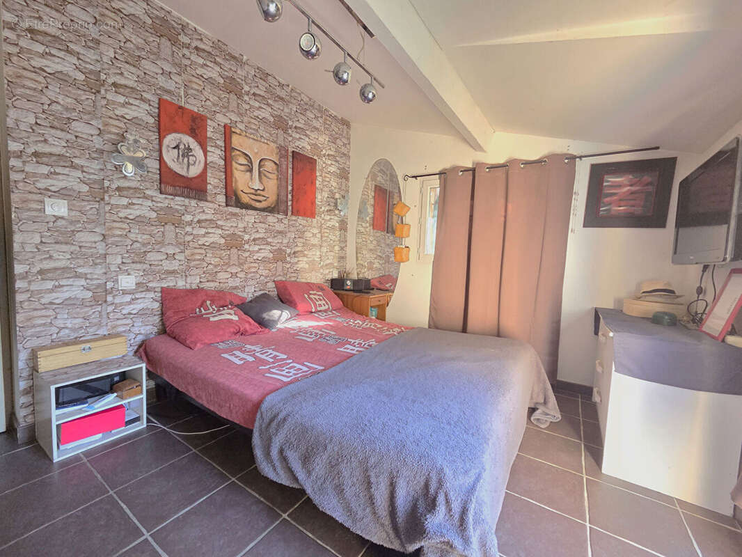 Maison à SOLLIES-TOUCAS