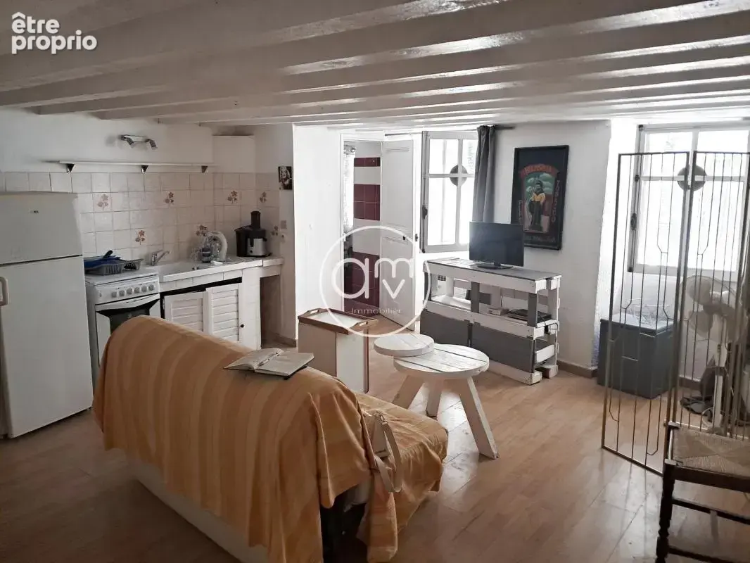 Hyères STUDIO pour investissement ou premier achat - photo 2