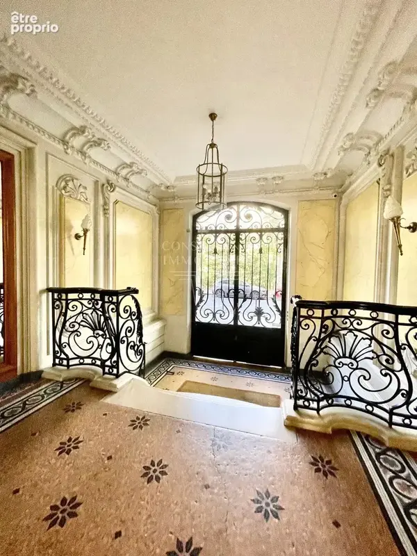 Place wagram. trois-pièces en étage élevé - photo 9