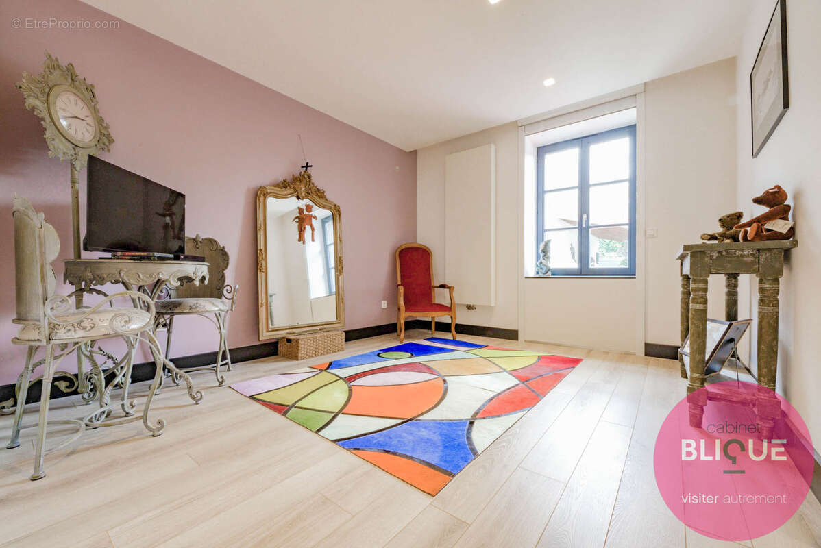 Maison à LAY-SAINT-CHRISTOPHE