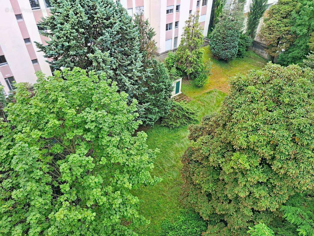 Appartement à ISSY-LES-MOULINEAUX