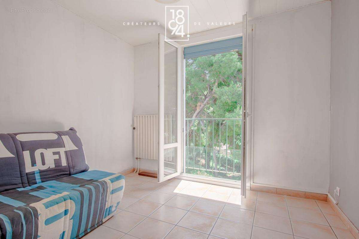 Appartement T4 à vendre Vitrolles (13127)  74 m²  Loggia I Parking Libre - photo 7