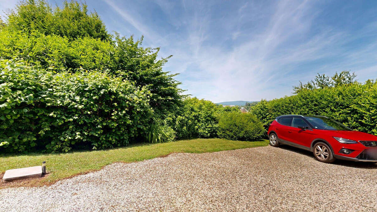 Besançon BREGILLE - Maison T6 avec SOUS-SOL COMPLET sur 595m2 de verdure. - photo 11
