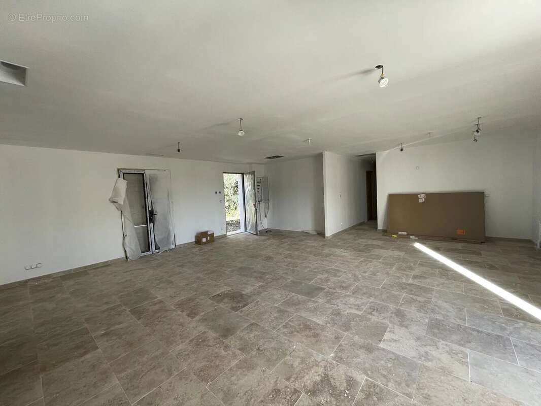 Maison à FIGANIERES