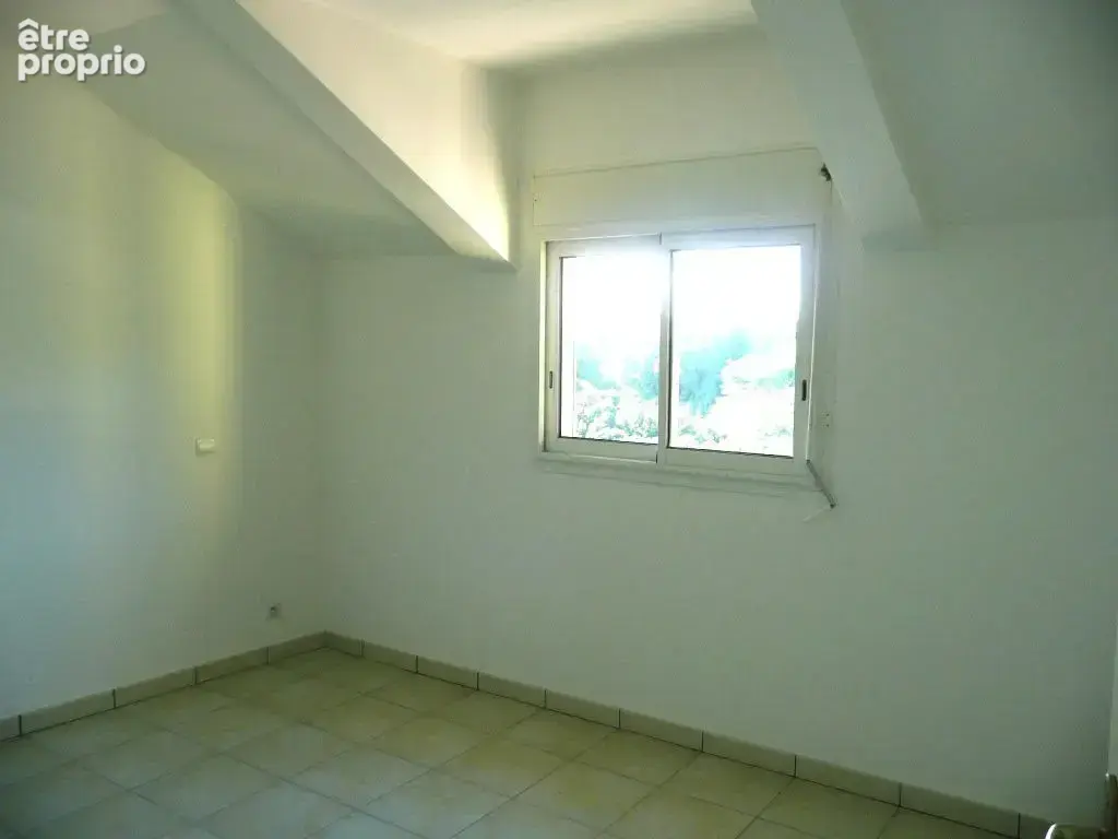 Saint-Denis : appartement de 78.6m2 avec terrasse en vente - photo 5