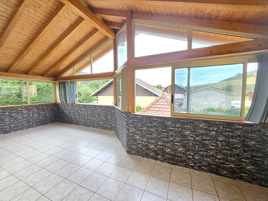 Maison Verrieres De Joux 5 pièce(s) 167 m2 - photo 3