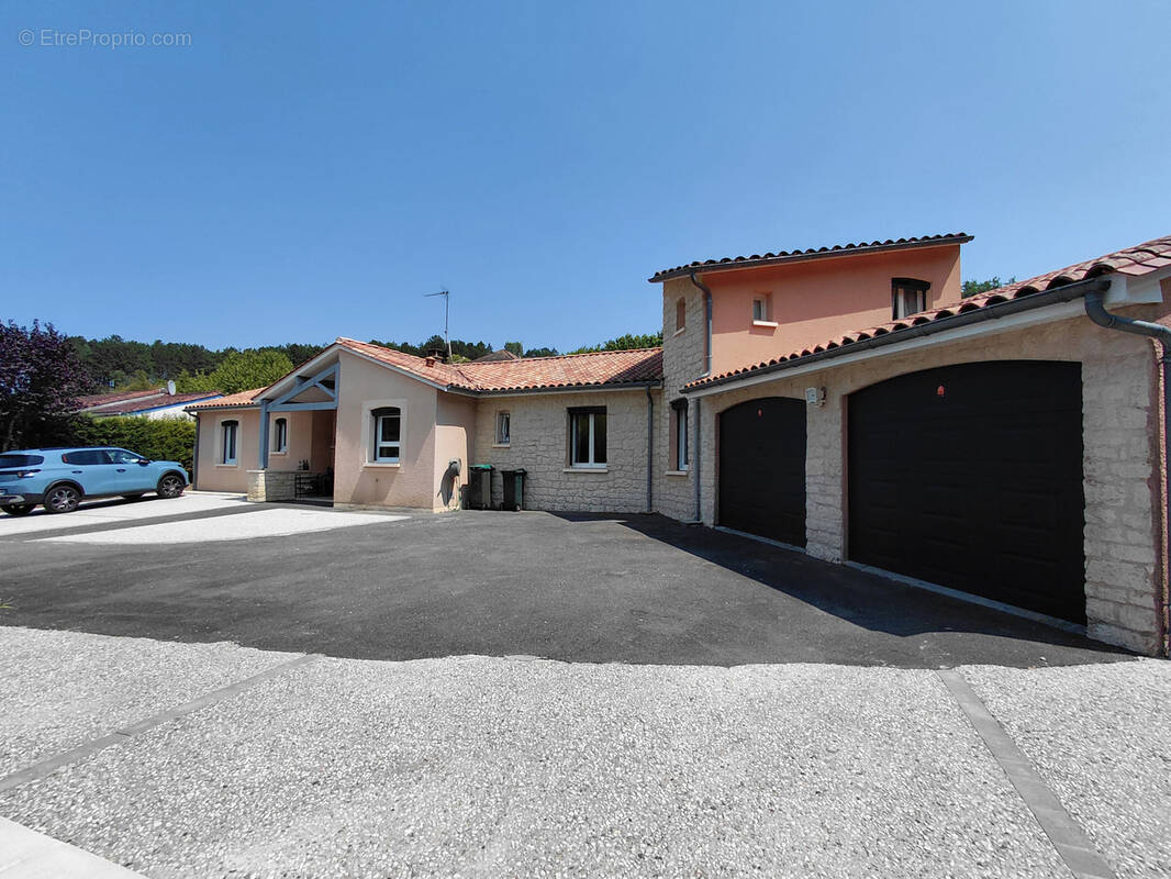 Maison 7 pièces 194 m² · à Coulounieix-Chamiers · 194 m² · 498 000 €