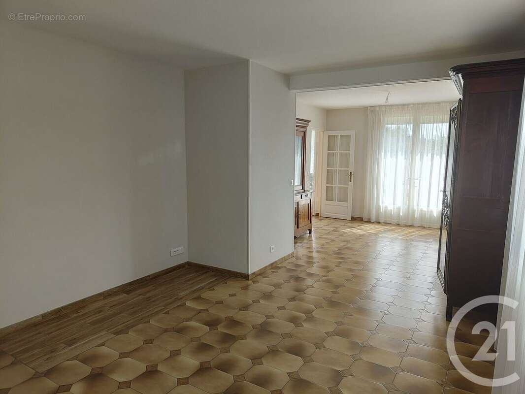 Maison à COSNE-COURS-SUR-LOIRE