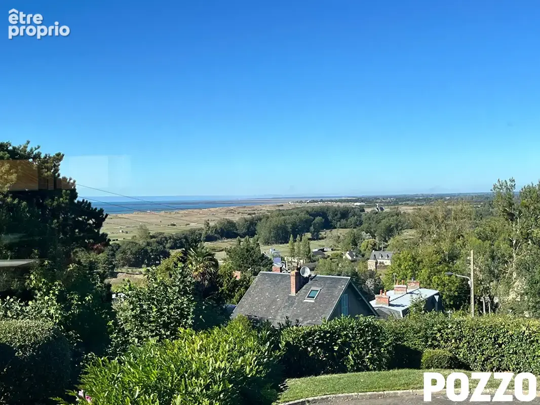 DONVILLE LES BAINS - Superbe maison de 182m² - Vue mer - Sous-sol complet de 112m² - photo 2