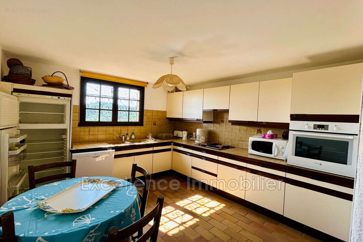 Maison à LES ISSAMBRES