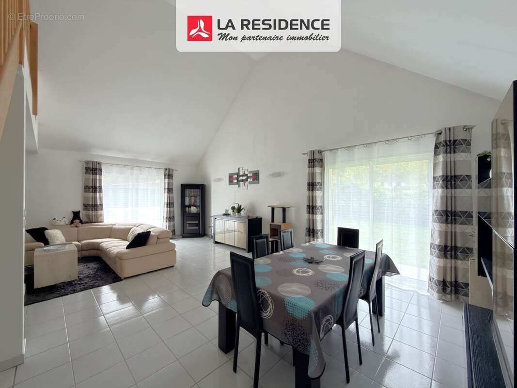 Maison à MERY-SUR-OISE