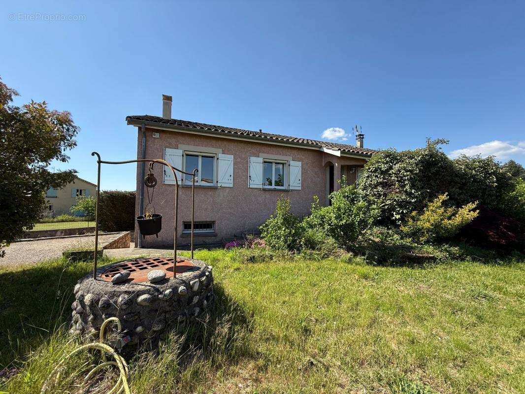 Maison à LABLACHERE