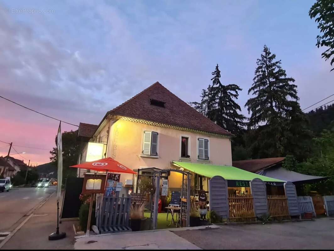 Commerce à MONESTIER-DE-CLERMONT