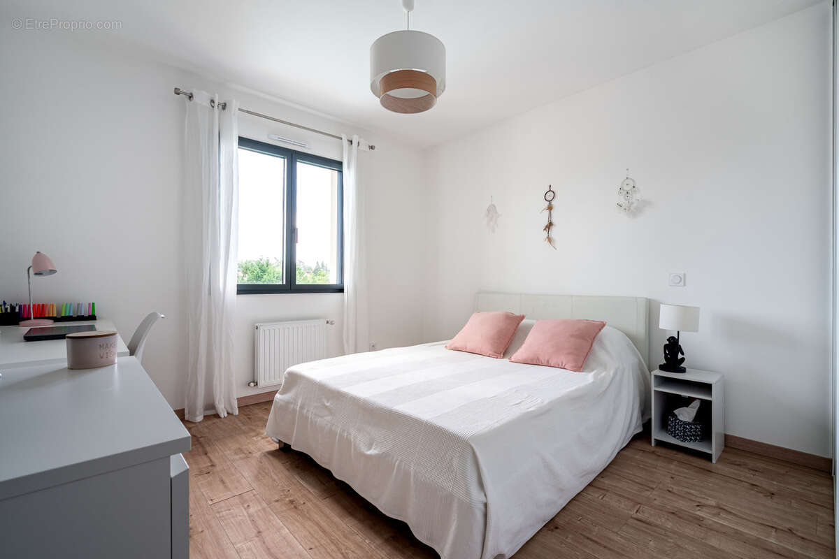 Maison à LA TOUR-DE-SALVAGNY