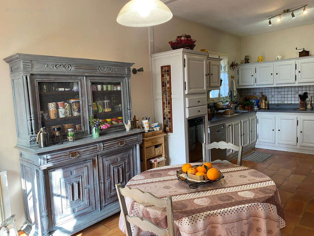 Maison à SAINT-QUENTIN-LA-POTERIE