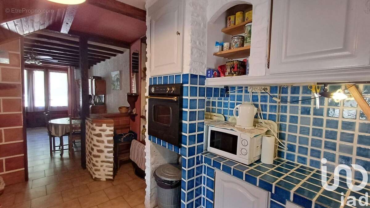 Maison 84 m² à Barnas  - photo 4