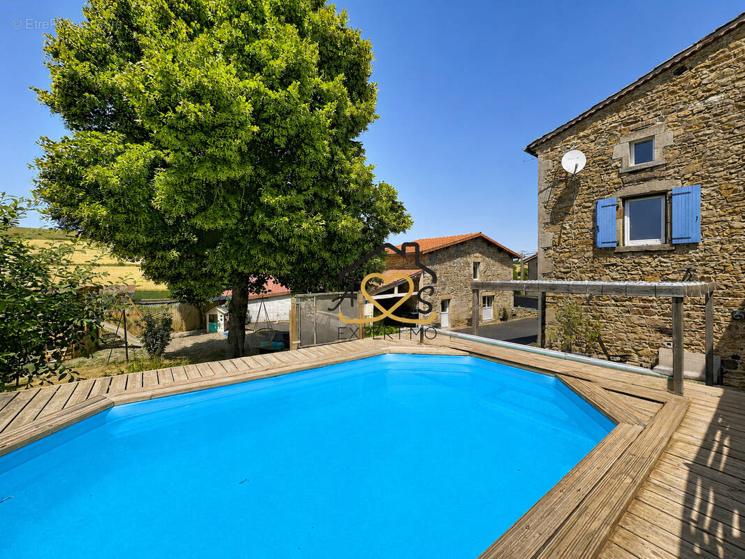 Maison à GLAINE-MONTAIGUT