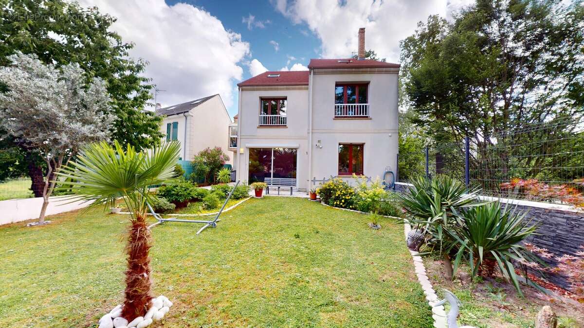 Maison à VILLEMOMBLE
