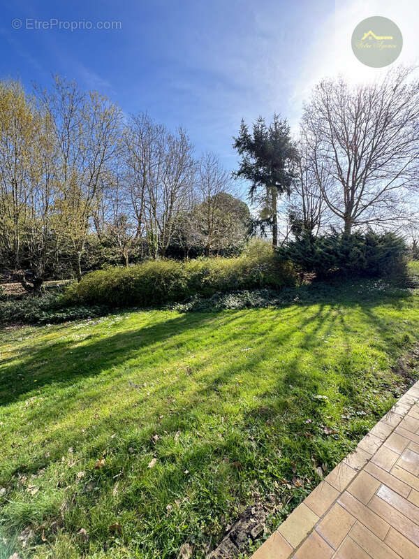 Maison à LORREZ-LE-BOCAGE-PREAUX