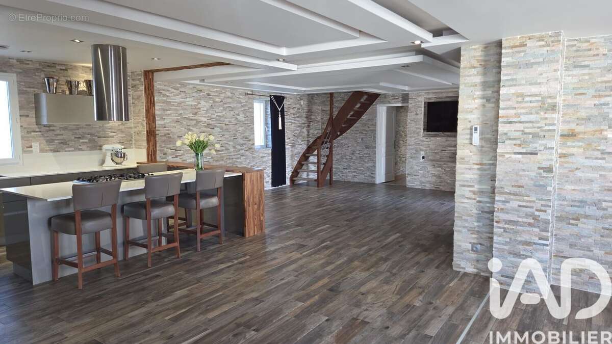 Photo 3 - Maison à SAINT-JULIEN-DE-CONCELLES