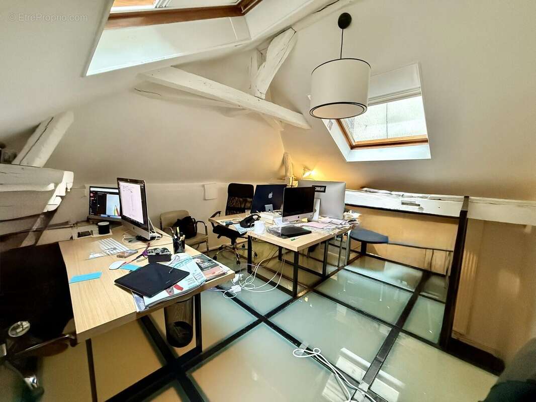 Commerce à PARIS-2E