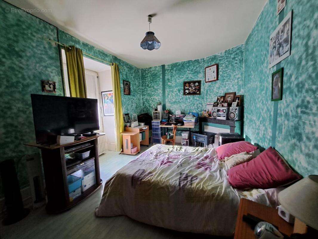 Maison à MEHUN-SUR-YEVRE