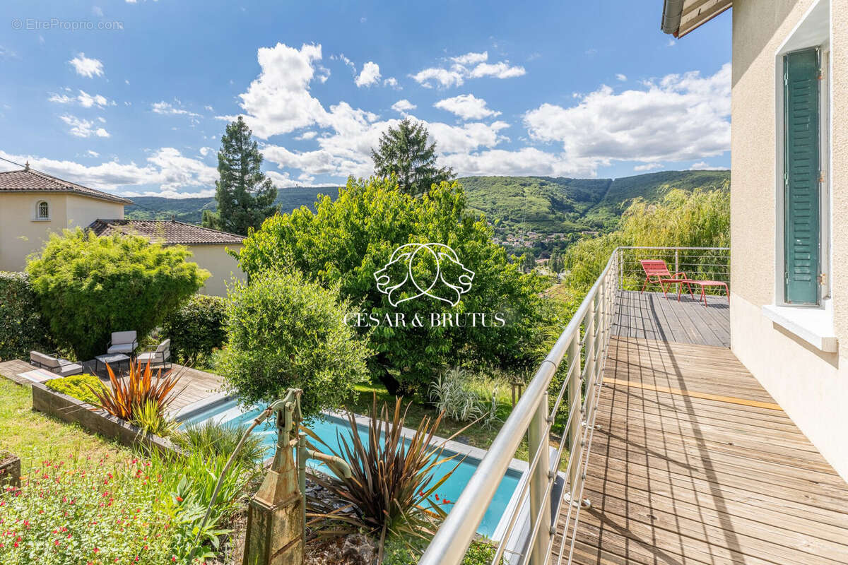 Maison 205 m² à Rochetaillee-Sur-Saone  - photo 3