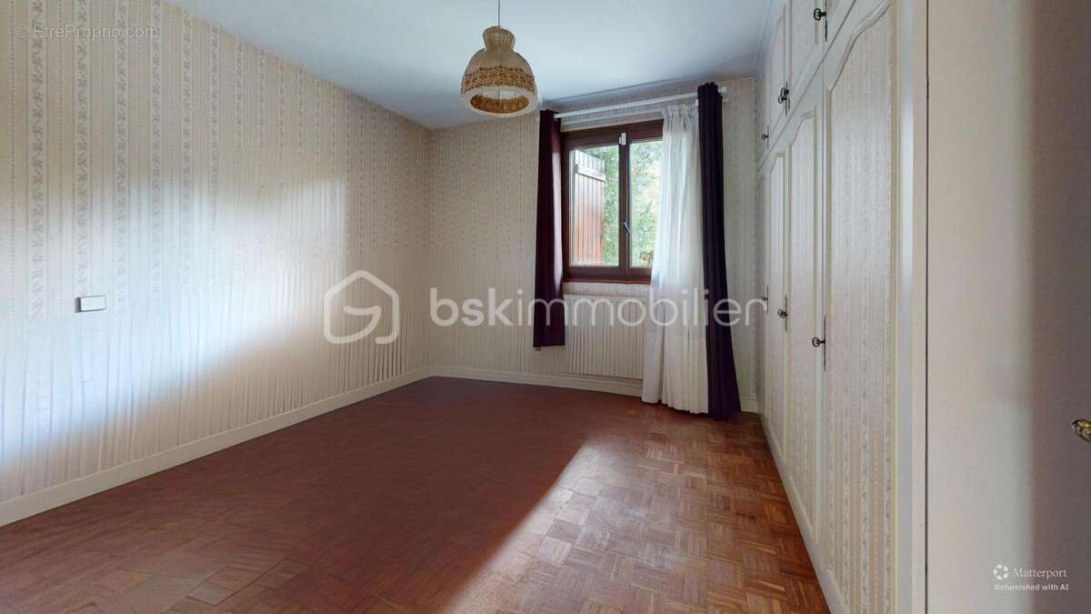 Maison de maçon traditionnelle + dependances - photo 10