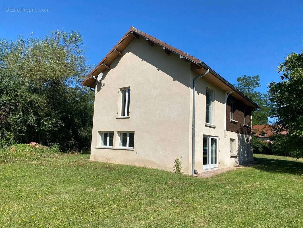 Exclusif, en Bourgogne: Maison rénovée à 10 minutes d'Autun - photo 2