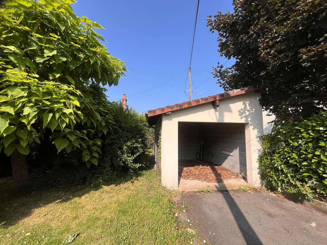Maison à YZEURE