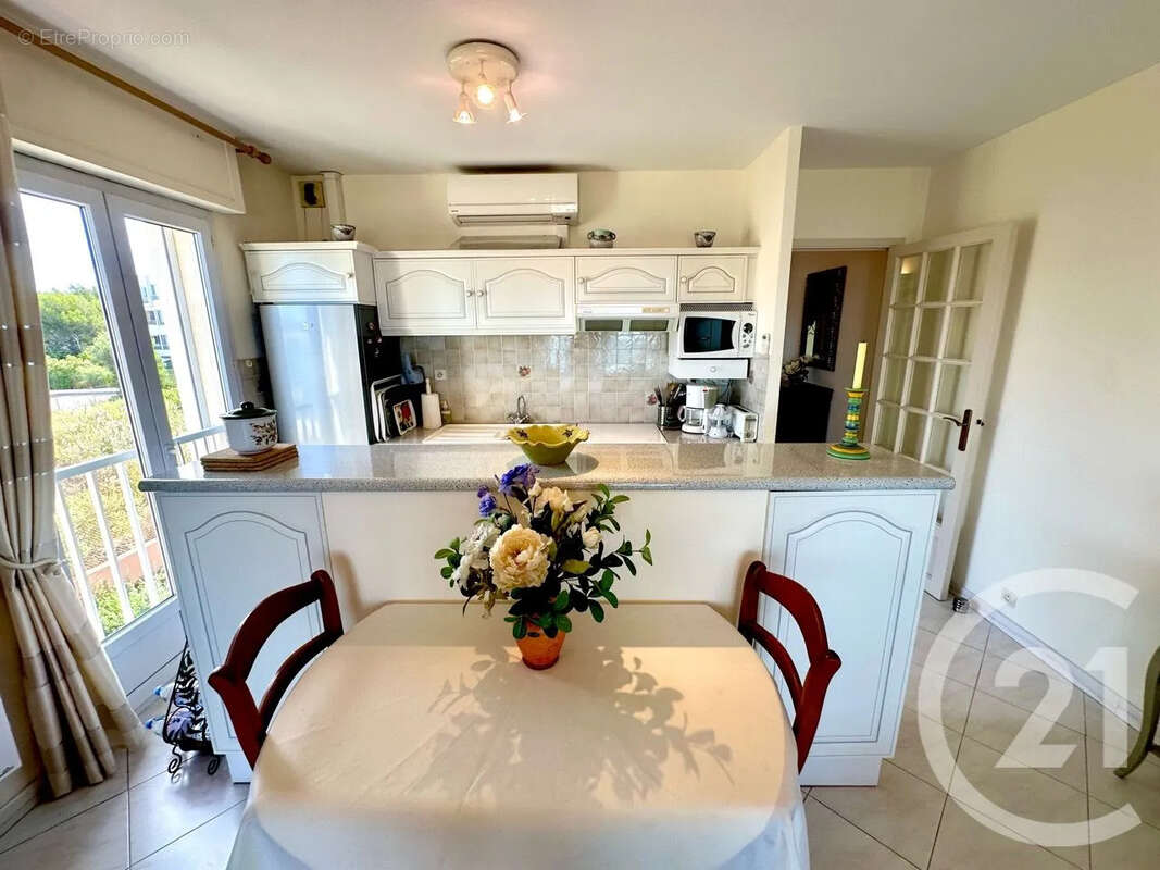 Appartement à SIX-FOURS-LES-PLAGES