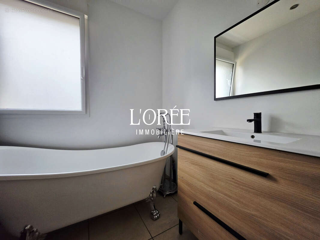 Plain pied individuel - construction recente - 3 chambres -  veranda  - jardin - photo 8