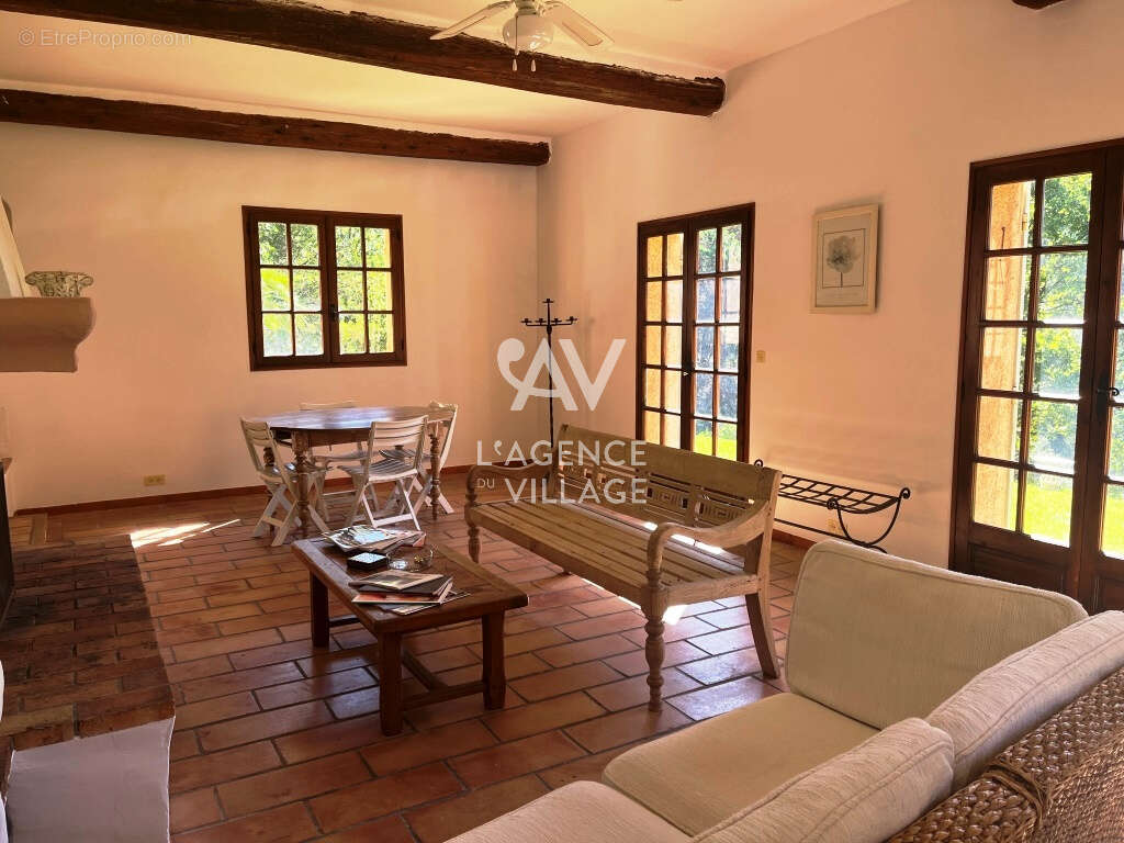 Maison à LA GARDE-FREINET