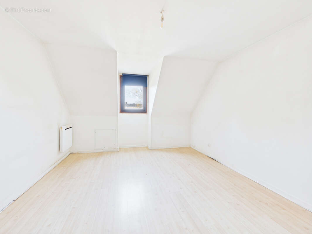Maison familiale de 90 m2 habitables avec sous-sol total sur un terrain de 625 m2   Saint-Pierre-du-Perray - photo 6