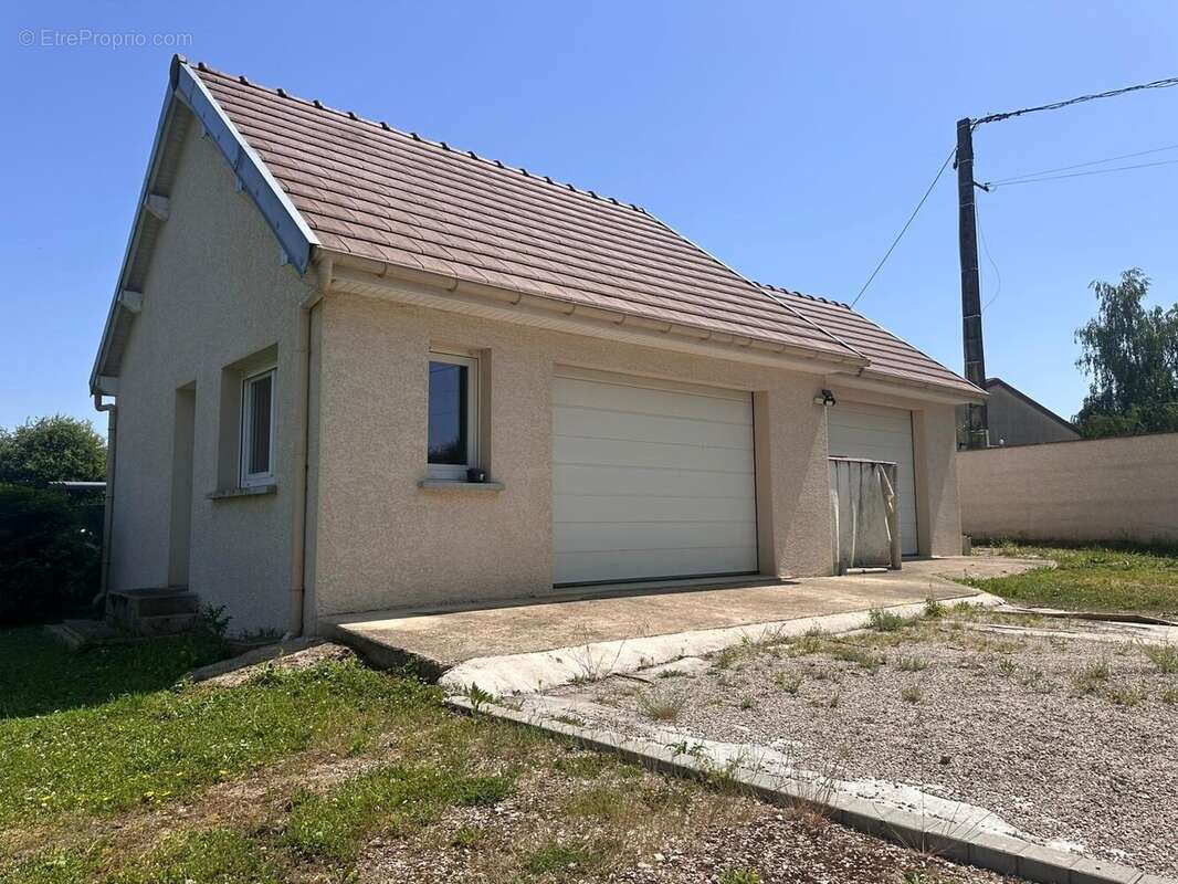 Maison à AUXONNE